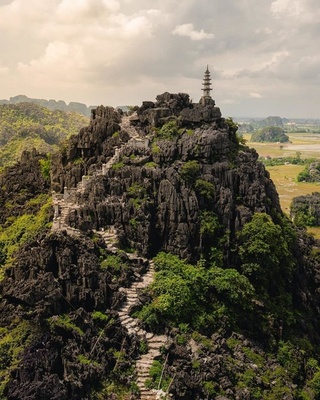 Khu du lịch Hang Múa